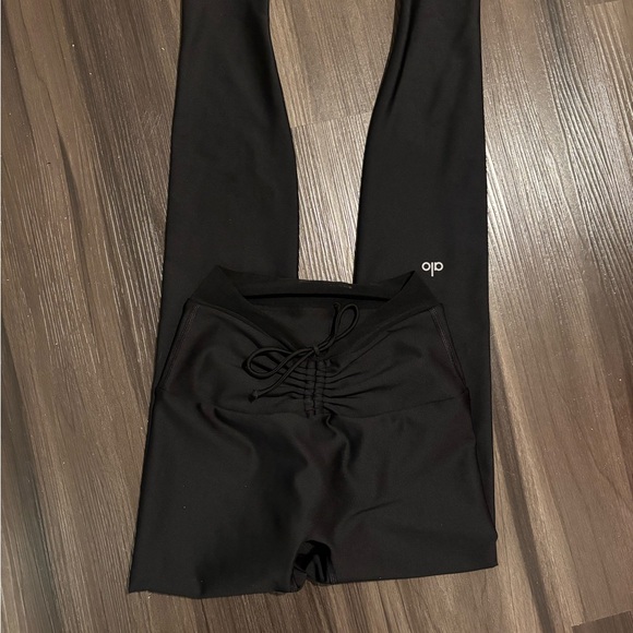 ALO Yoga Black Leggings Divine Airlift XXS - Picture 2 of 5